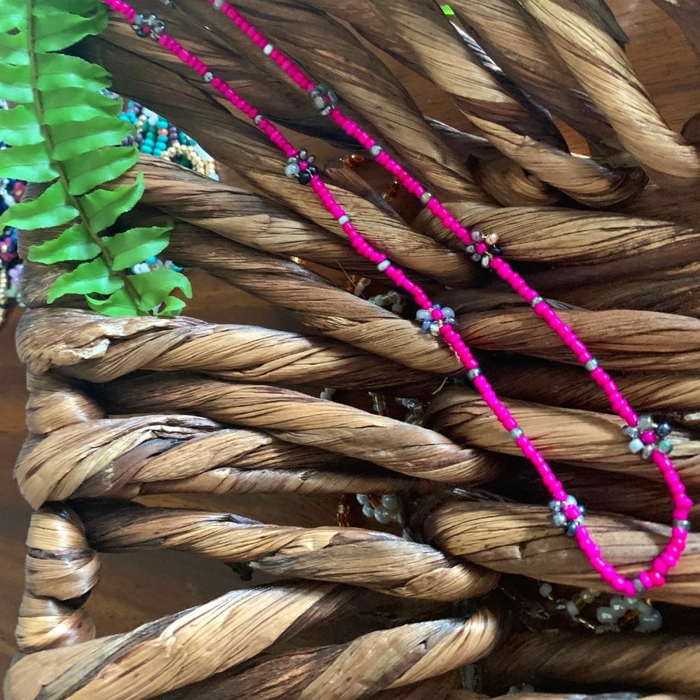 Boho Happy Daisy Necklace - Fuschia Pink+GreyTones